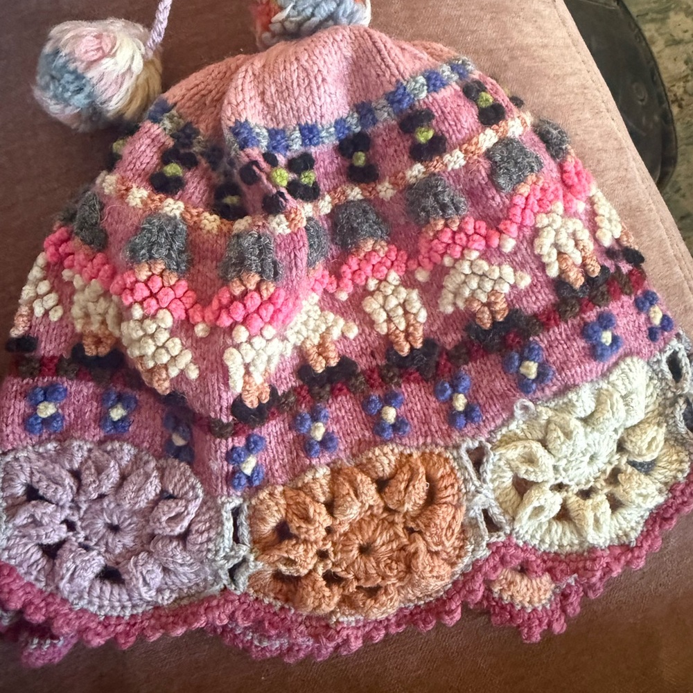 Colorful Artisan Knit Peruvian Pom-Pom Beanie With Girl/Floret Border